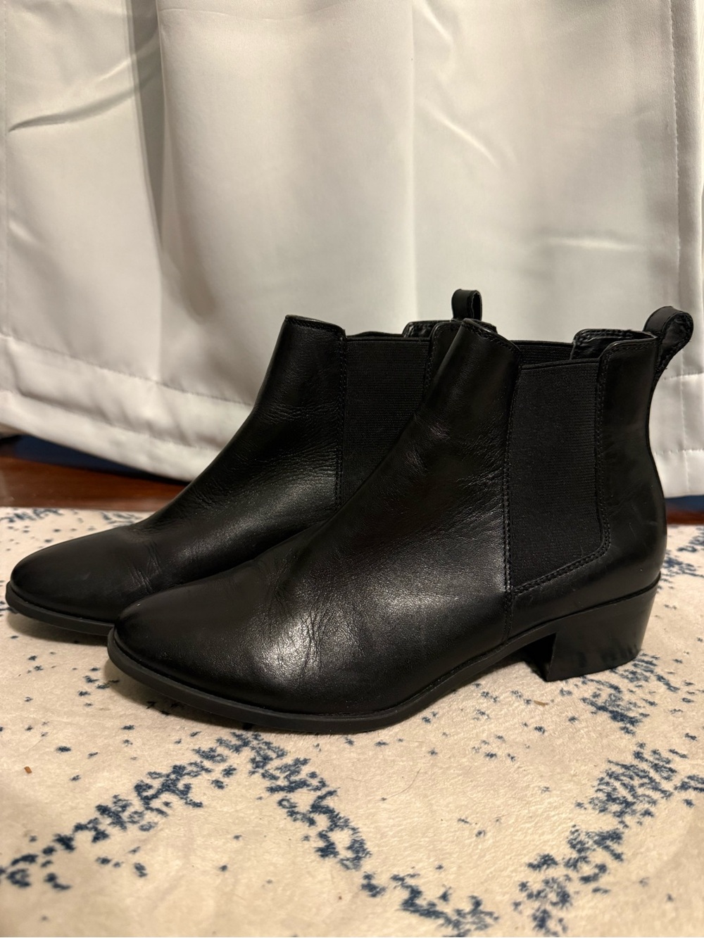 Steve Madden Black Leather Ankle Booties